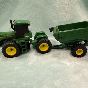 John Deere ERTL Die Cast Toy Tractor 9620 Trailer Cart w Chute 7.5" Long 2.5" Ta
